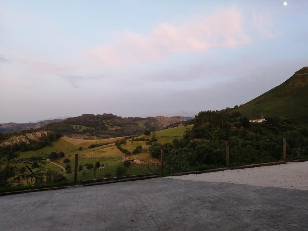 Apartamentos El Llanin Cangas de Onis Luaran gambar