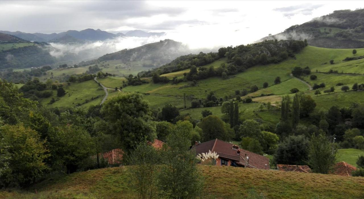 Apartamentos El Llanin Cangas de Onis Luaran gambar