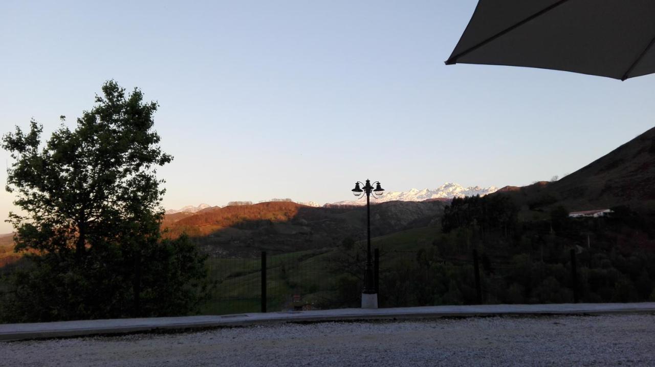 Apartamentos El Llanin Cangas de Onis Luaran gambar