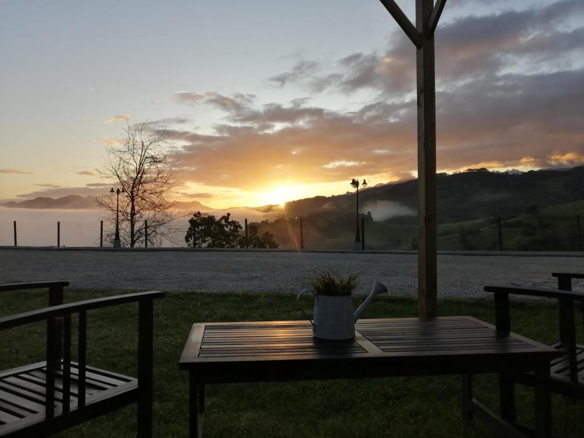 Apartamentos El Llanin Cangas de Onis Luaran gambar